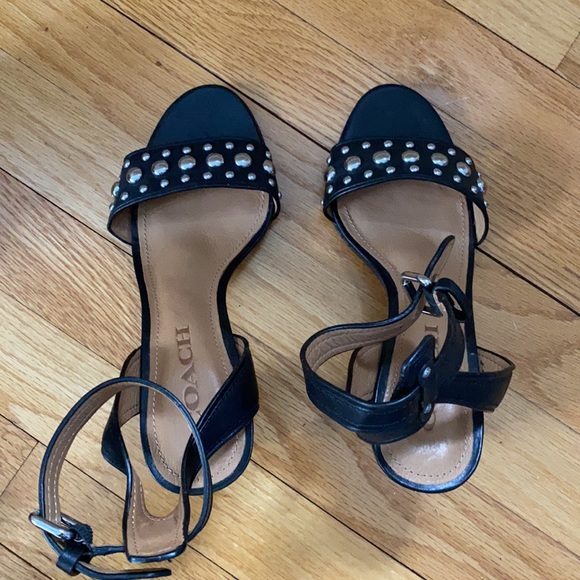 COACH sandals, silver hardware Excellent condition - Picture 2 of 4